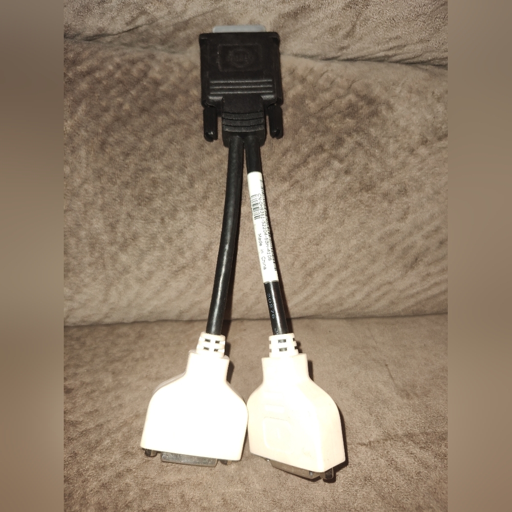 Molex Dual DVI Y Splitter Cable Adapter for Video Card